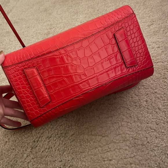 Givenchy Croc Embossed Small Antigona Red - Picture 2 of 4